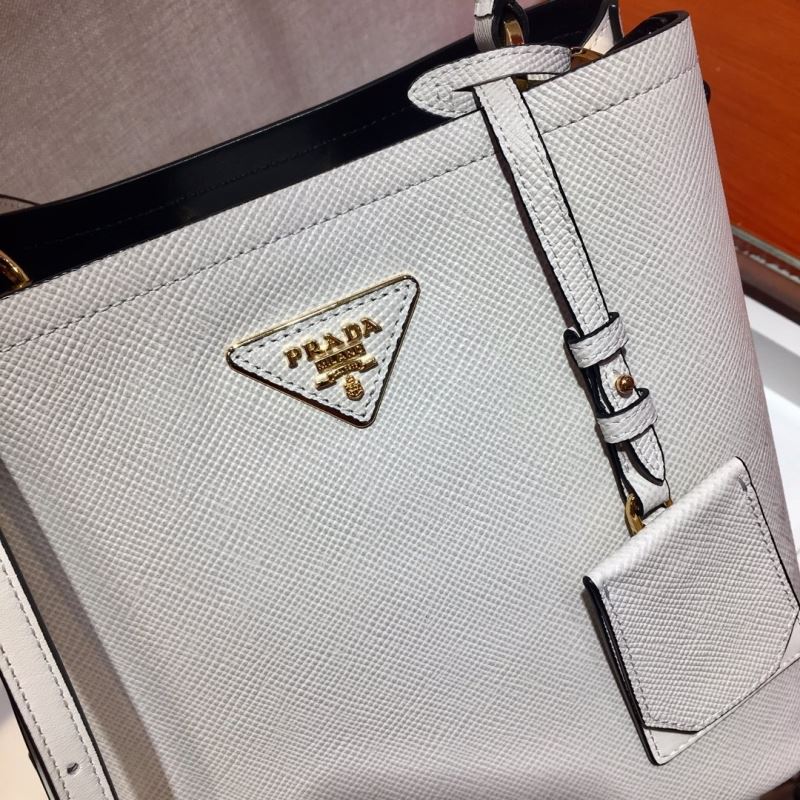 Pra*a tote bags